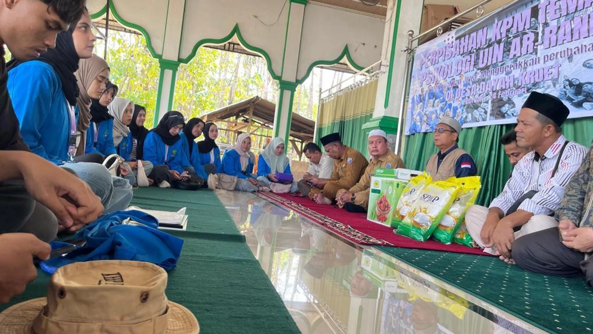 133 Mahasiswa UIN Ar-Raniry Dampingi Korban Bencana di Pidie Jaya