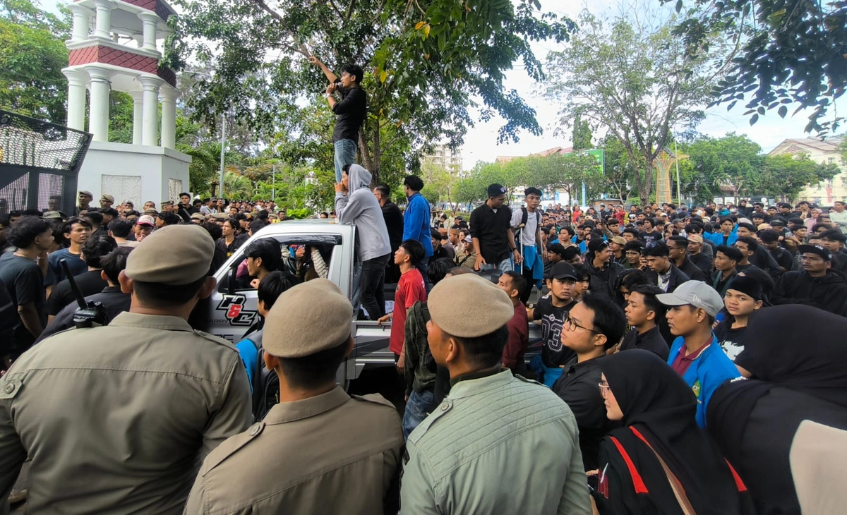 Warga Aceh Minta Gubernur Tandatangani Petisi Cabut JKA","PublicImpact":78,"Credibility":85,"Urgency":80,"Evidence":60,"LongTermValue":70,"Education":65,"FinalScore":76,"Summary":"Aliansi Rakyat Aceh回
