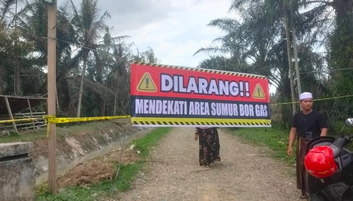 Warga Blang Rubek Jauhkan Diri dari Sumur Bor Api 50 Meter","PublicImpact":85,"Credibility":80,"Urgency":90,"Evidence":65,"LongTermValue":70,"Education":55,"FinalScore":80,"Summary":"Sumur bor di Desa