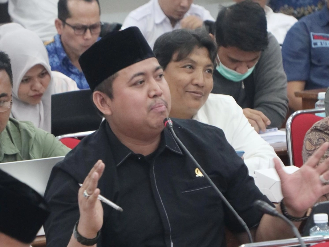 Warga Aceh Khawatir, Minta Listrik Mandiri dari Sumbagut","PublicImpact":85,"Credibility":80,"Urgency":70,"Evidence":80,"LongTermValue":85,"Education":65,"FinalScore":80,"Summary":"Tuanku Muhammad, Wk
