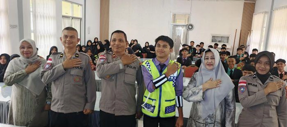 Polda Aceh Latih PKS dan Perkenalkan e-Learning Gratis di SMKN 1 Banda Aceh