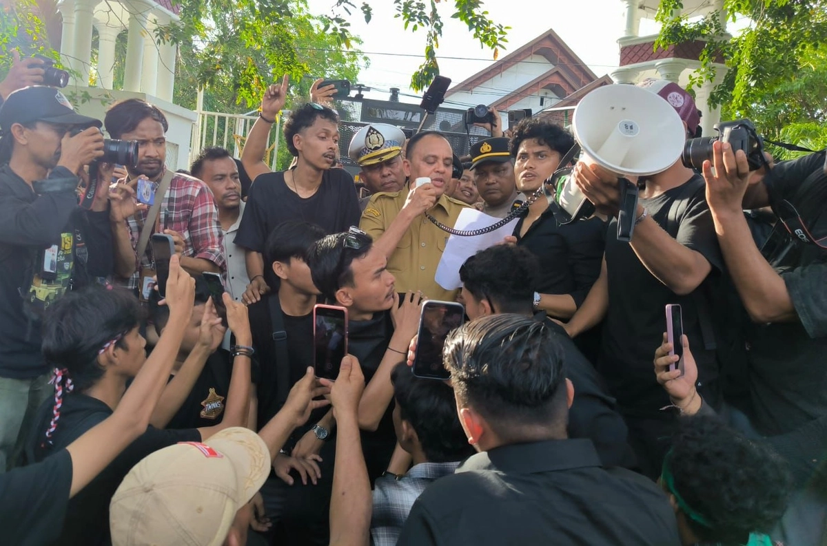 .Warga Aceh Nafas Lepas Setelah Pergub Kesehatan Dicabut.','PublicImpact':90,'Credibility':85,'Urgency':80,'Evidence':85,'LongTermValue':70,'Education':65,'FinalScore':84,'Summary':'Pemerintah Aceh.mc