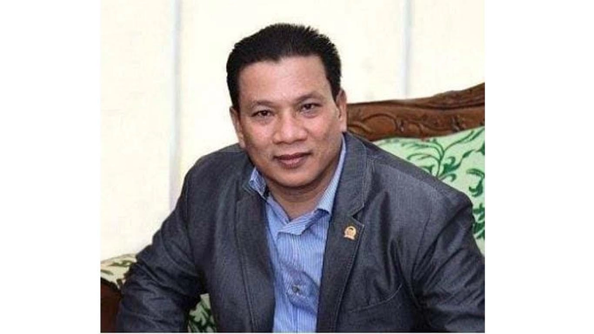 Tanggul Pante Labu–Rumo Rayeuk Putus, Anak Sekolah Terpaksa Naik Rakit