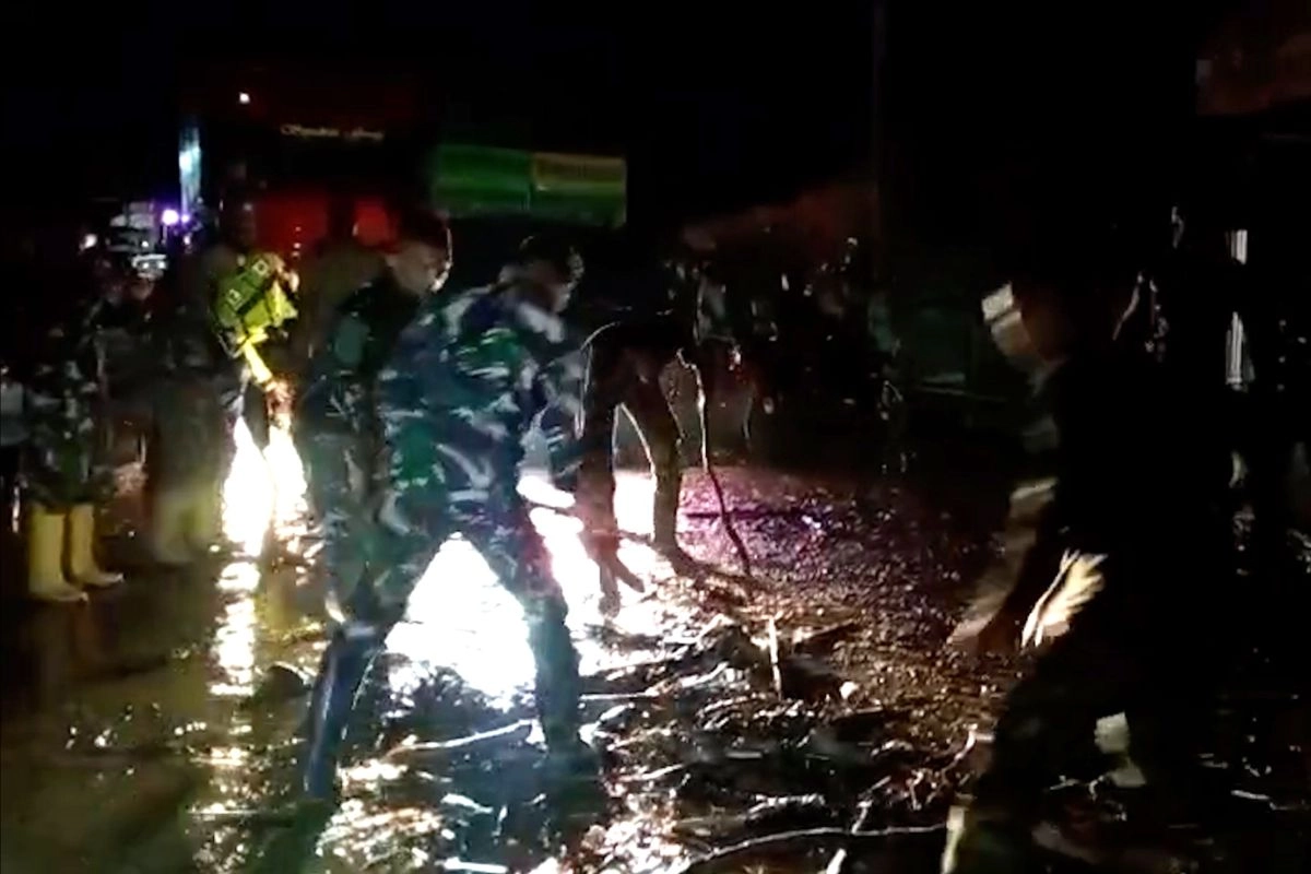 Banjir Kembali Landakan 13 Desa di Pidie Jaya, TNI Turun Bantu Evakuasi Warga