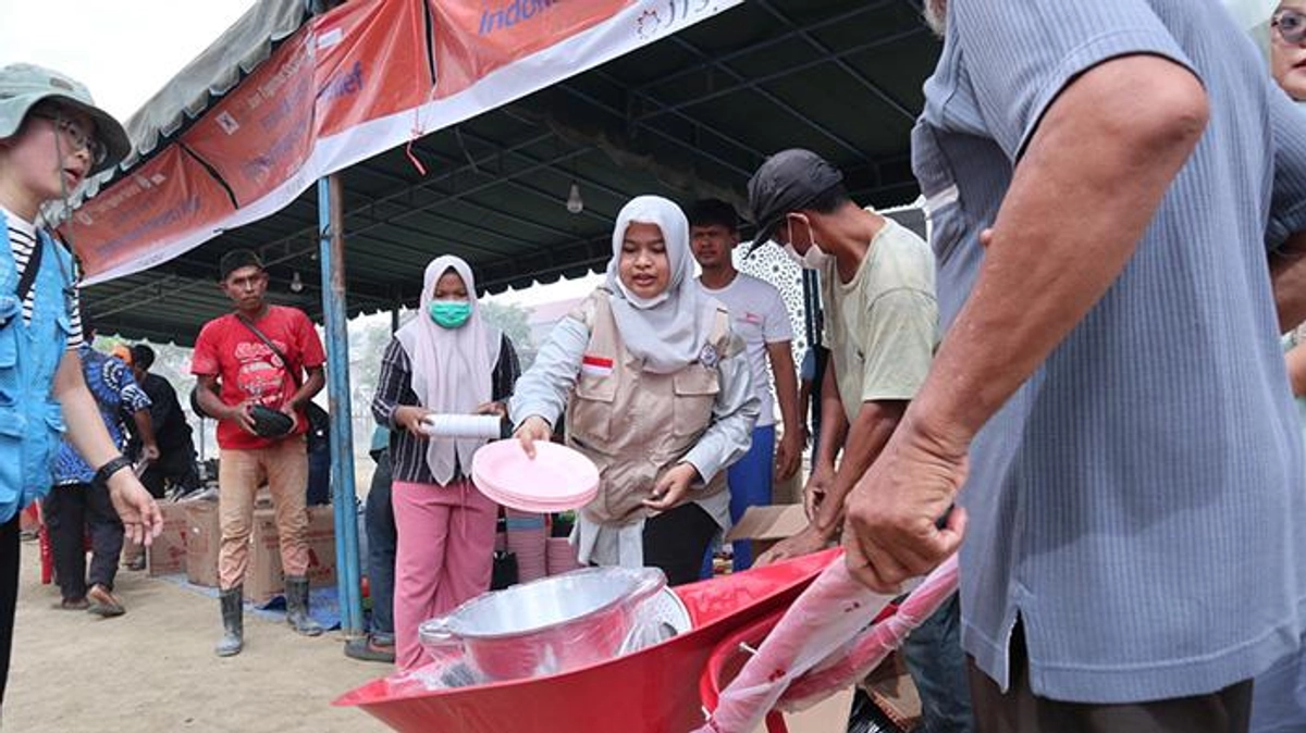 Bantuan Alat Kebersihan dari FDP-JTS untuk 1.000 KK Banjir Bireuen-Pijay