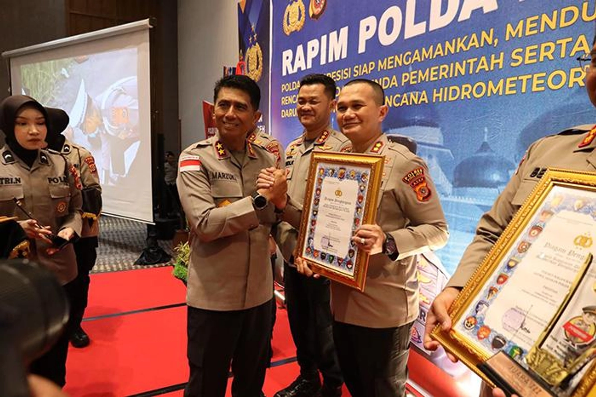 Polres Pidie Jaya Raih Dua Penghargaan dari Kapolda Aceh untuk Pelayanan Masyarakat