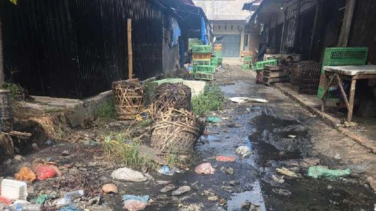 Warga Aceh Pidie Khawatir Sampah Tumpuk dan Bau di Pasar Grong-Grong