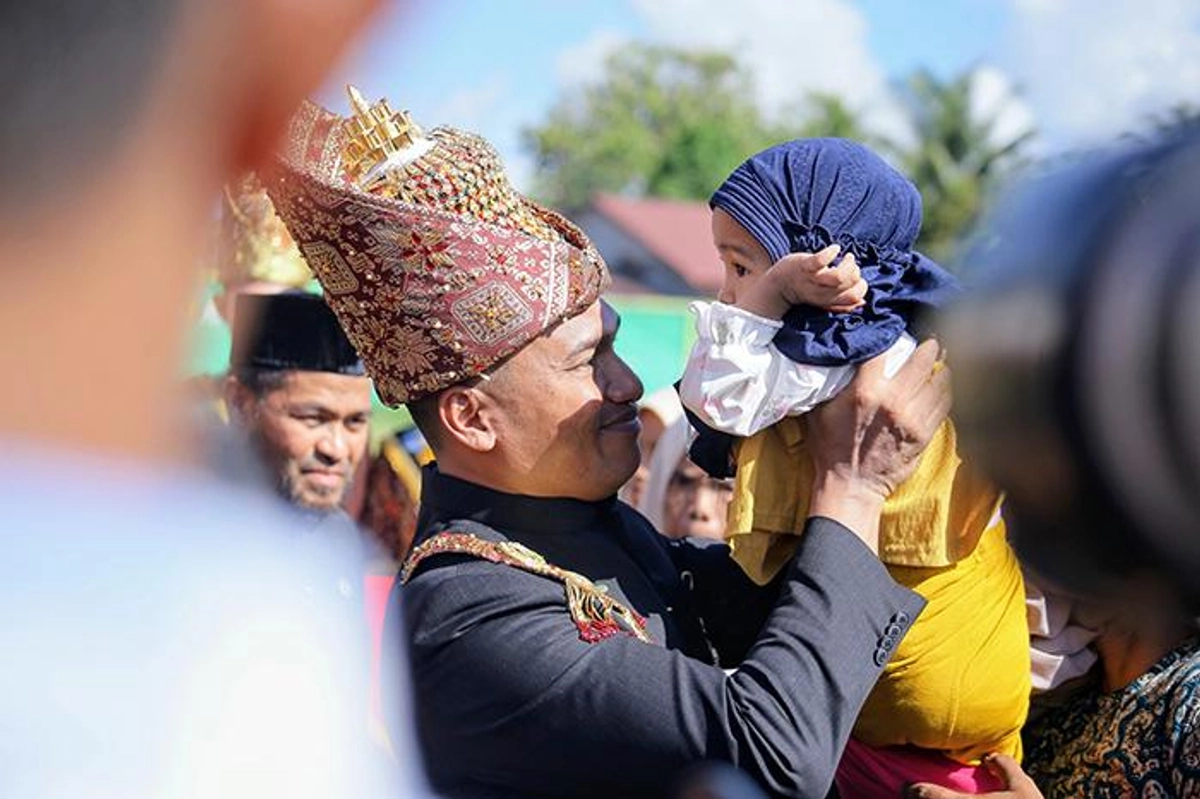 Bupati Abdya Serahkan 32 Kursi Roda dan 25 Rumah Layak Huni untuk Warga Miskin