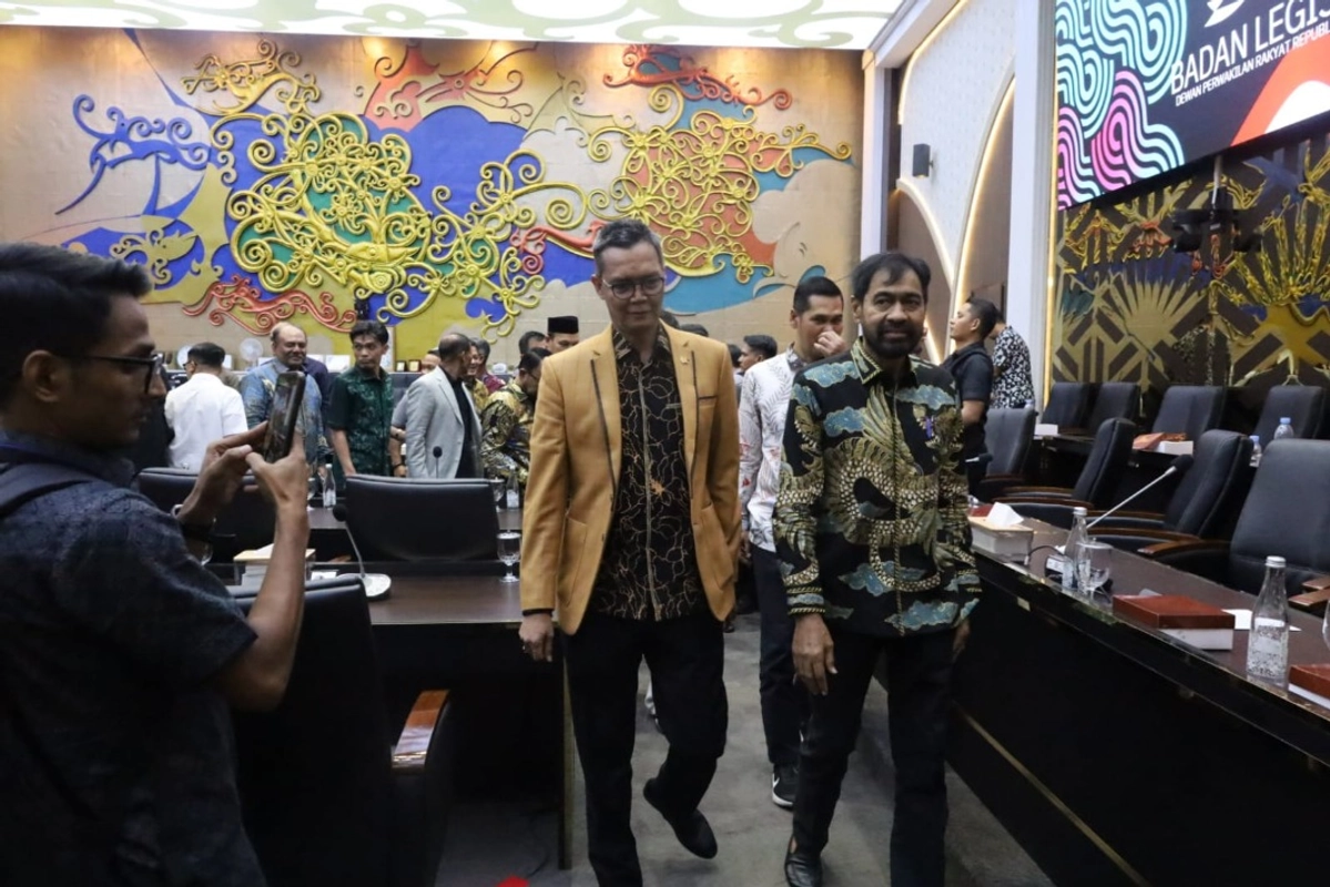 Mualem Saksikan Langsung RDP DPR-RI Bahas Revisi UUPA