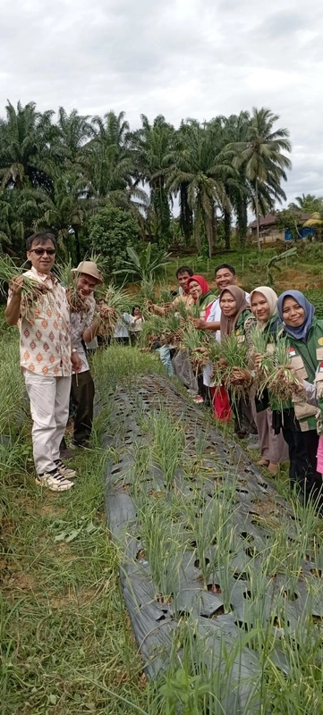 Ibu Aceh Singkil Raih Panen Bawang Merah Via Benih Biji","PublicImpact":9,"Credibility":9,"Urgency":6,"Evidence":7,"LongTermValue":9,"Education":7,"FinalScore":83,"Summary":"Pemkab Aceh Singkil kolab
