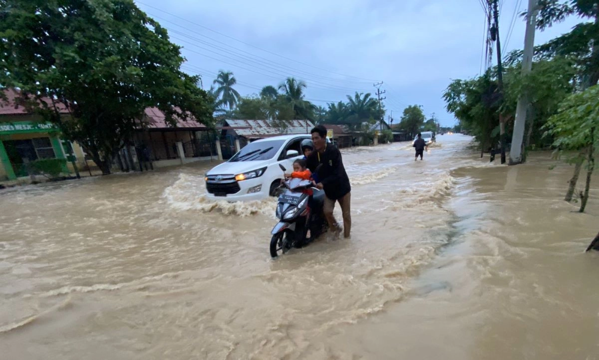 Ratusan Warga Pidie Protes Data Bantuan Banjir Bandang 2025, Verifikasi Ulang Digelar